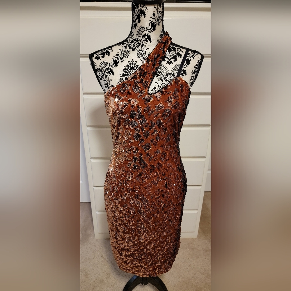 VENUS VENUS Sequin and Velvet Dress